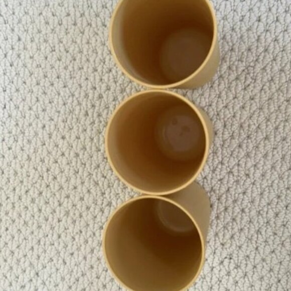 Tupperware Vintage Tupperware Set of 3 Yellow Tumblers Drinkware Perfect Cond. 3 - Picture 6 of 7